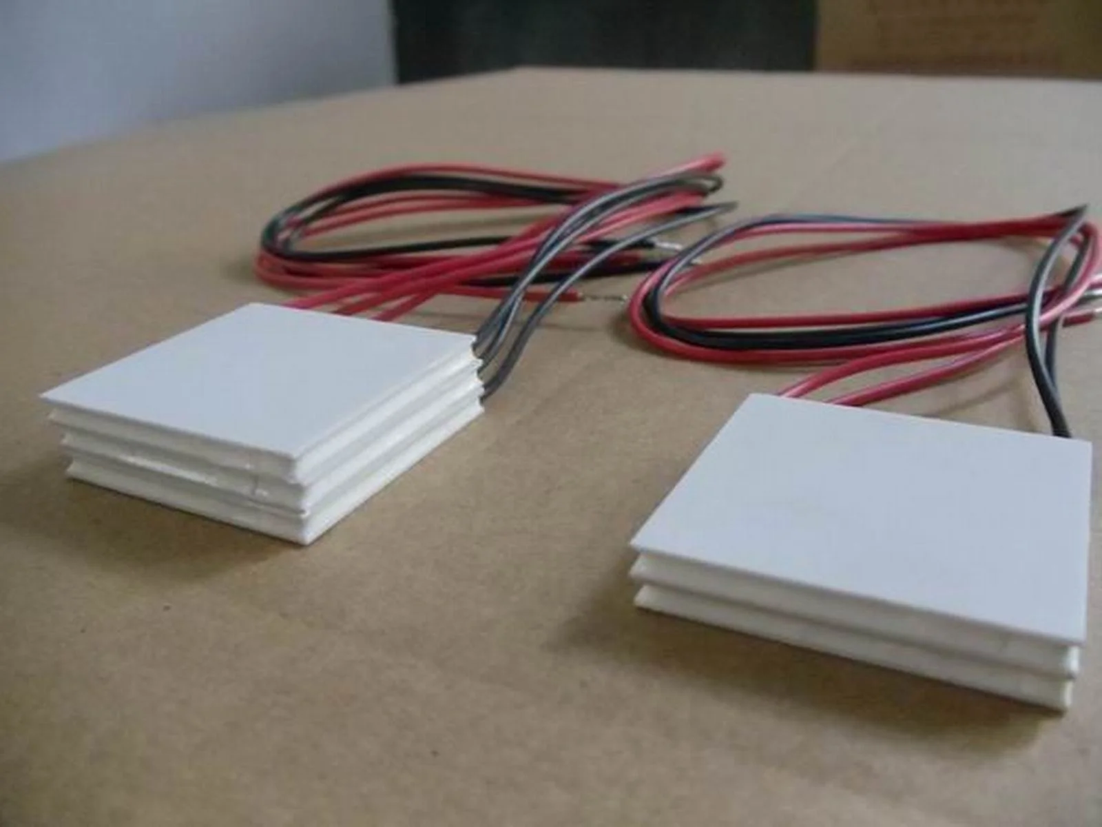 High Quality Thermoelectric Power Generation Module New Product High Power TEC1-04912 5.78V 25*25*3.1mm cooling  control module