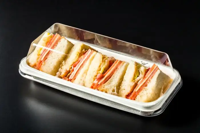 Eco Friendly Custom Disposable PP Takeout Food Cake Sandwich Packaging  Tray Salad Containers Plastic Biscuit Box