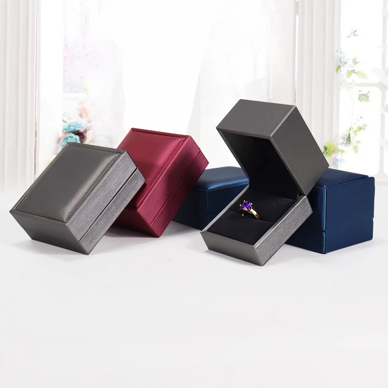 Wholesale PU Leather Jewelry Box for Women Customized Luxury Stylish and Functional Decorative Jewelry Box Organizer