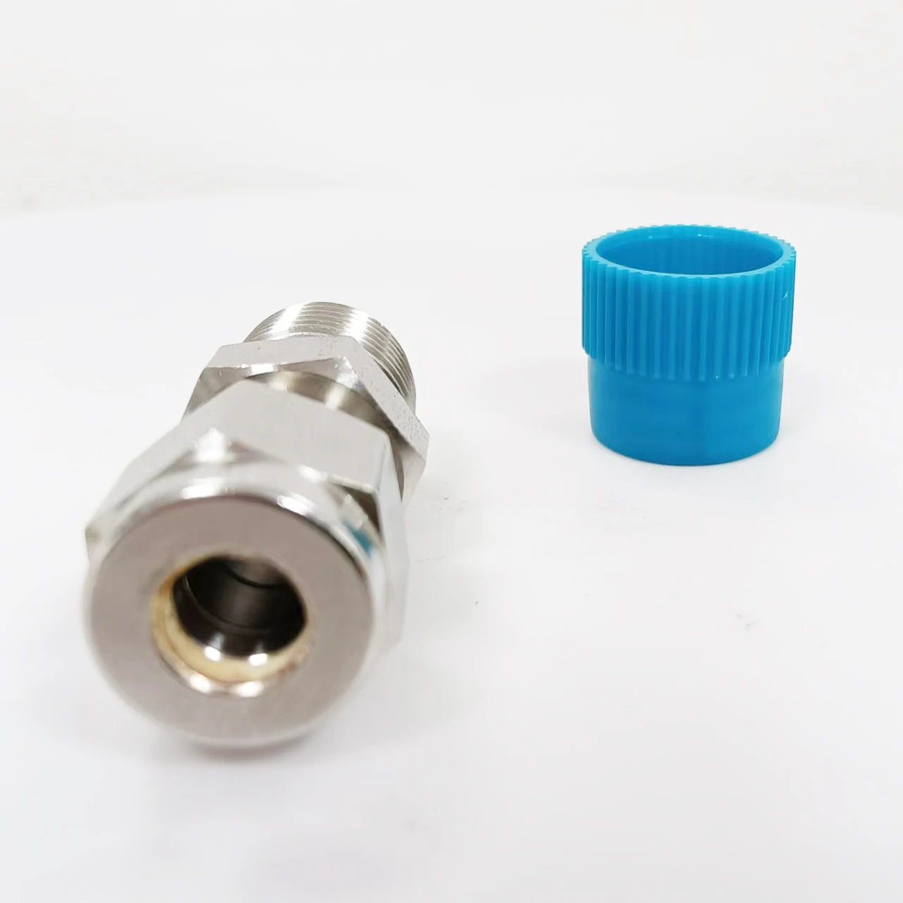 SS316 Male NPT to Male ISO Parallel Thread Pipe Fitting with Nut Hex Nipple Design
