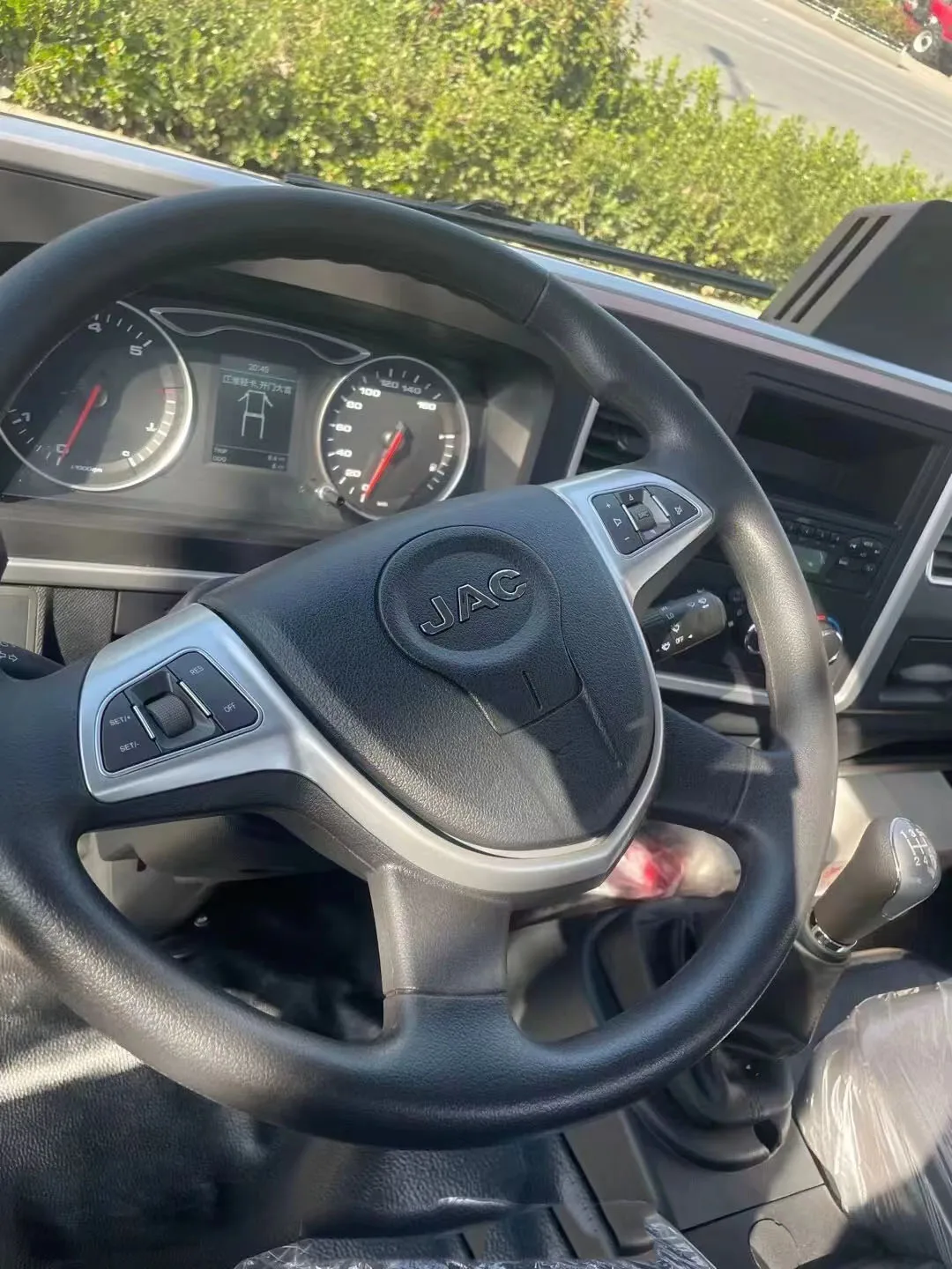 China JAC  with 4*2 drive type cargo truck