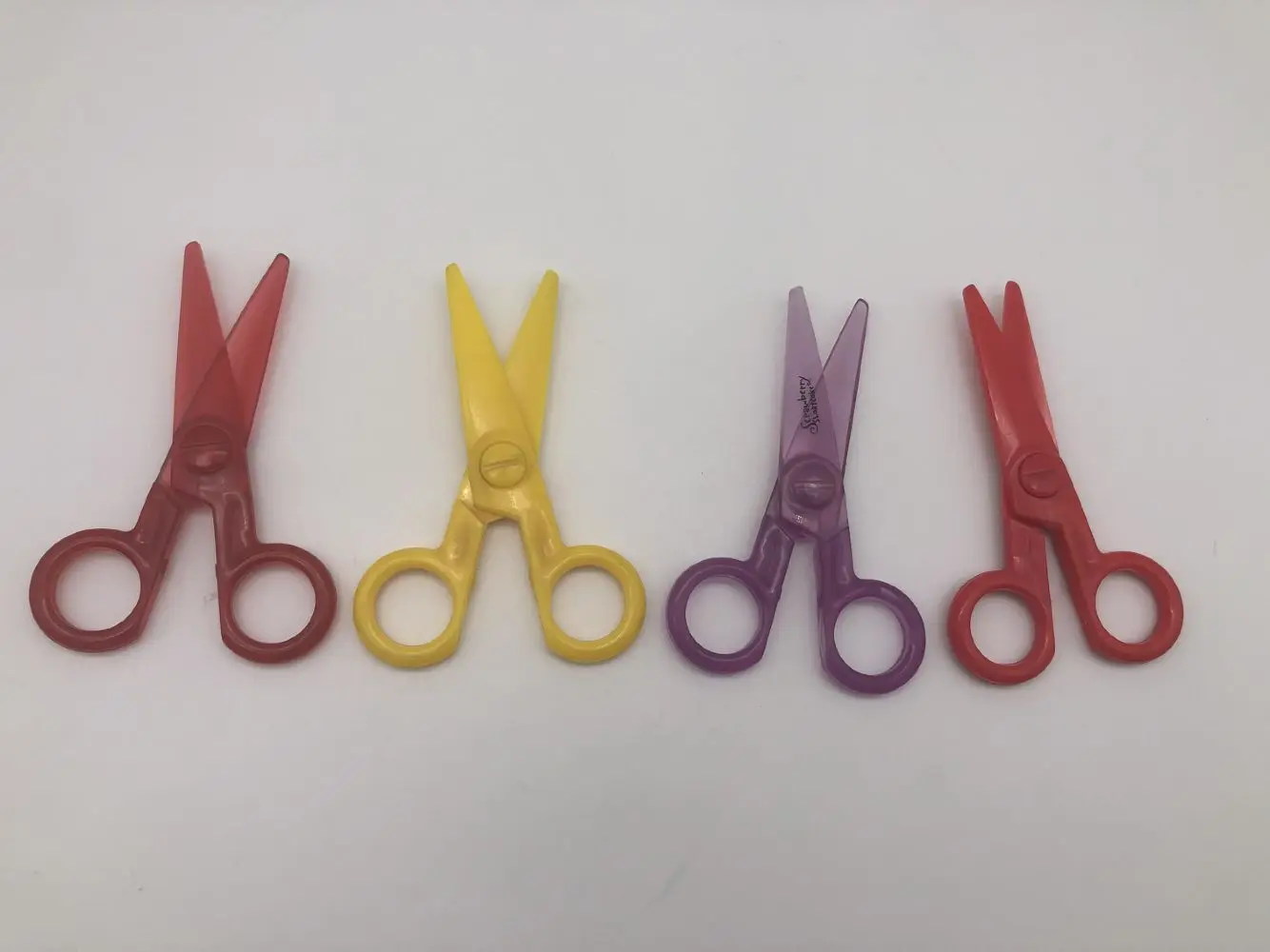 OEM Factory Plastic Paper Scissors Child-Safe Scissors Safety Scissors Toddlers Trainning Scissors