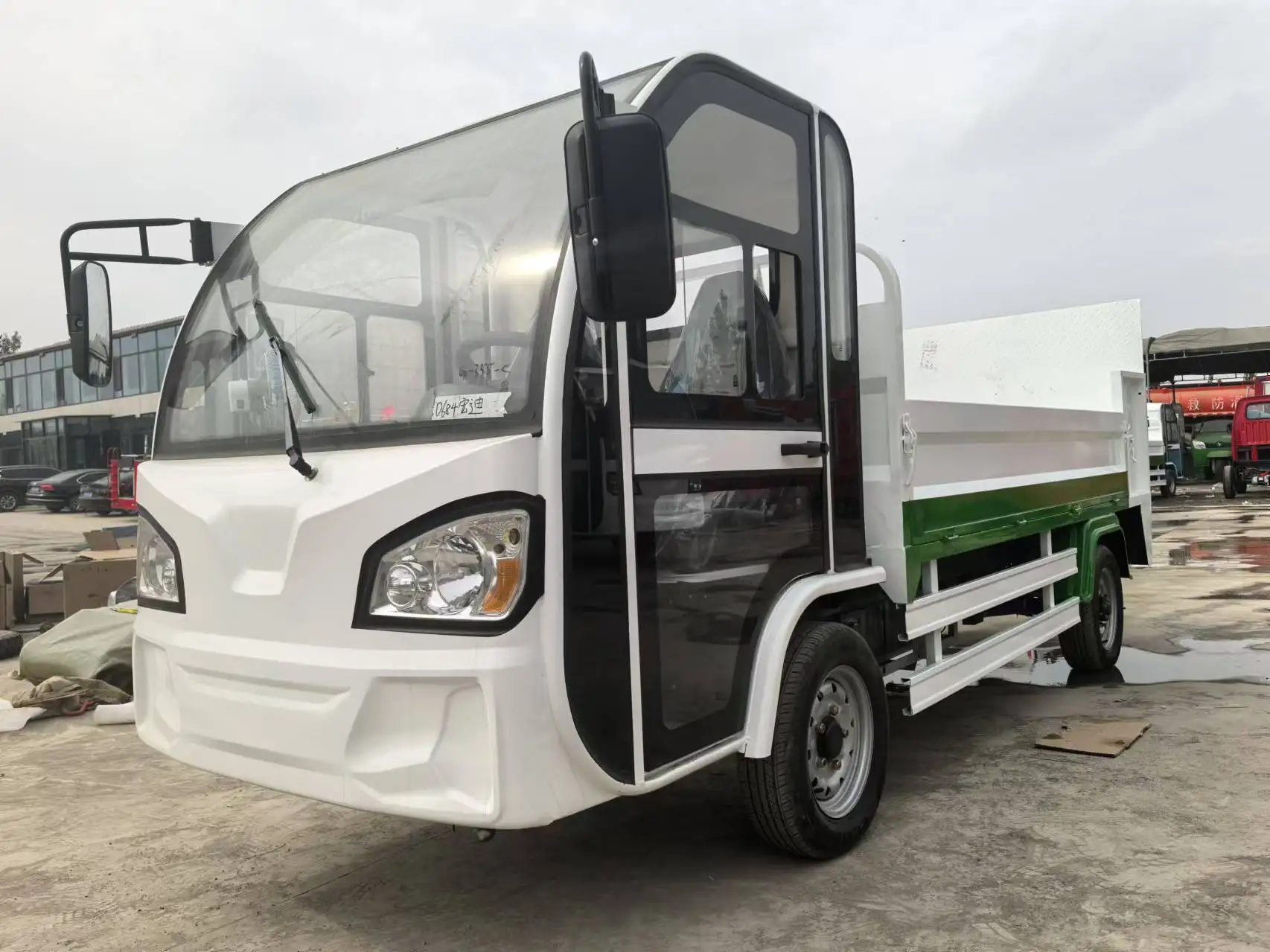 Современный новейший Электрический грузовой фургон с просторной зоной для городских грузовых перевозок и логистических решений