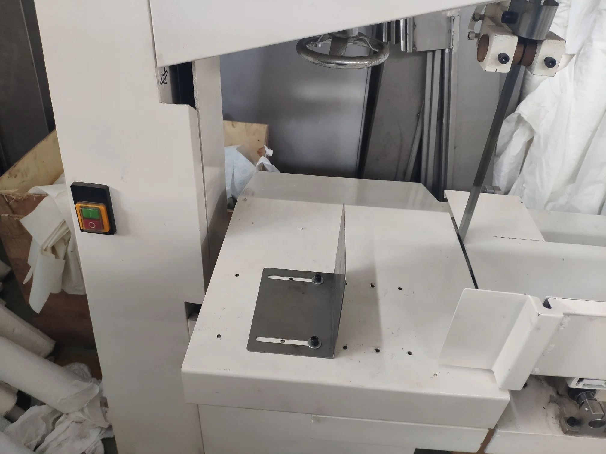 China factory direct sale small cheap production line  toilet  paper product making machine manual cutting sealing machinery