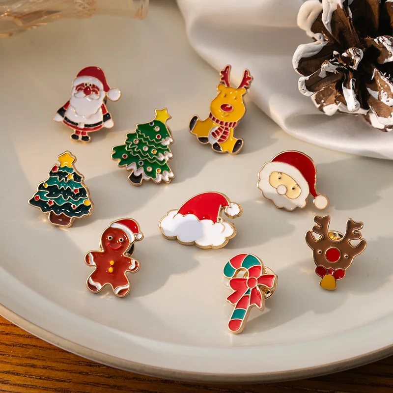 Cartoon Christmas Tree Zinc Alloy Oil Drop Lapel Pin Gingerbread Man Santa Badge Elk Cane Soft Enamel Pin Custom