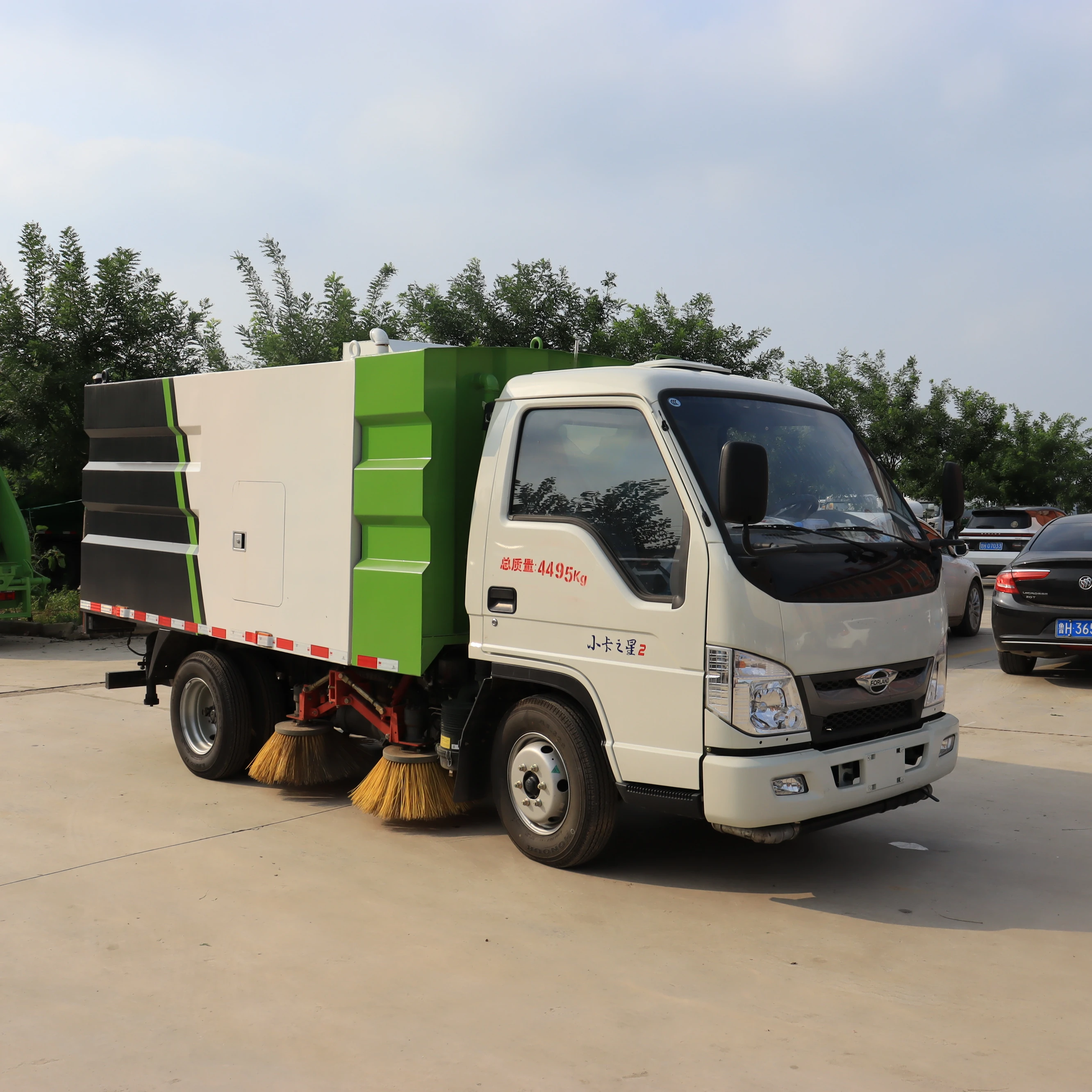 Second hand large park sweeper, scenic area property sweeper, flexible operation