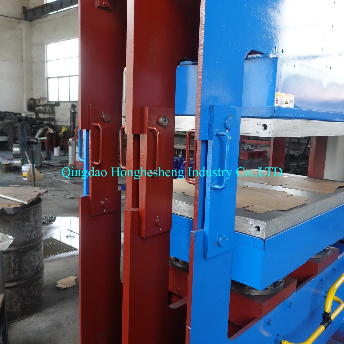 Marine D type rubber anti-collision vulcanizing machine