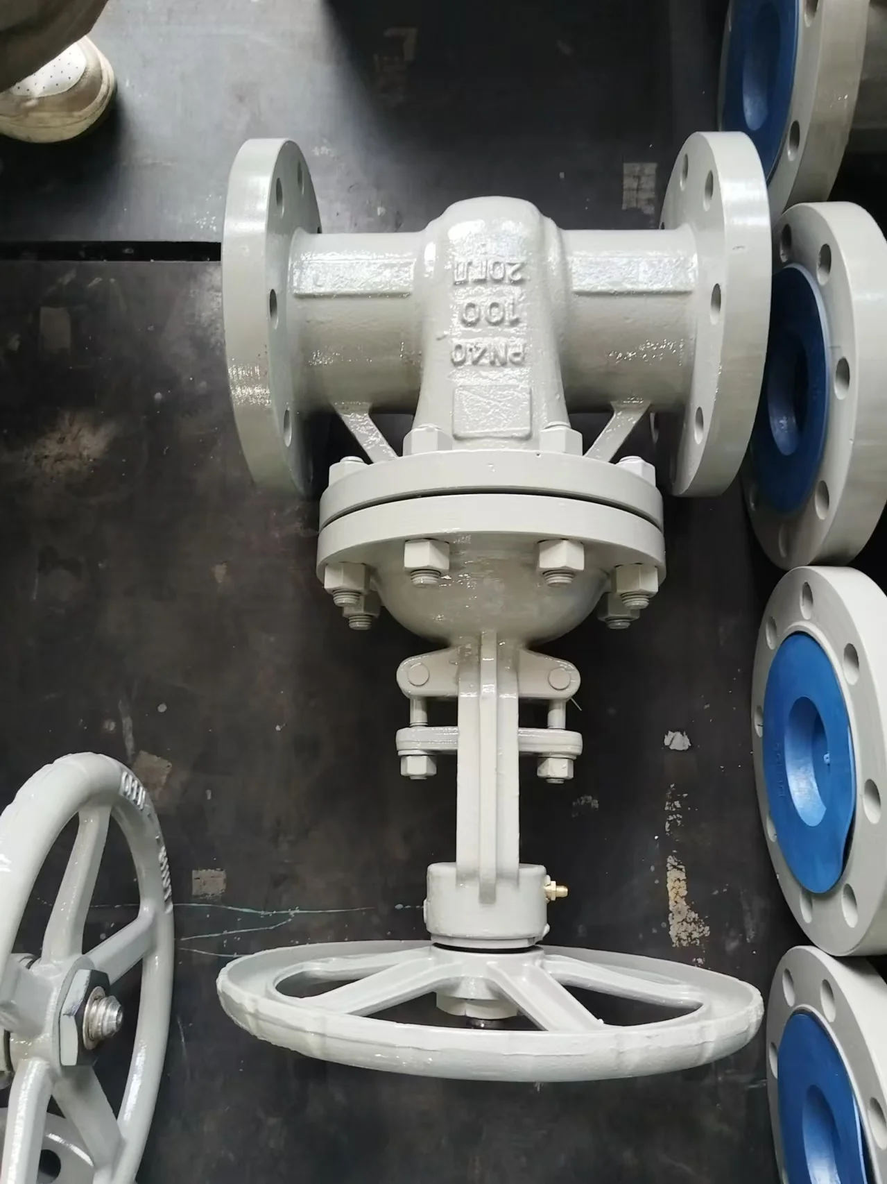 Carbon Steel Flanged Gate Valve API 600 cast iron ASTM A216 wcb body material api 6a dn80 end flange 150LBS gate valve