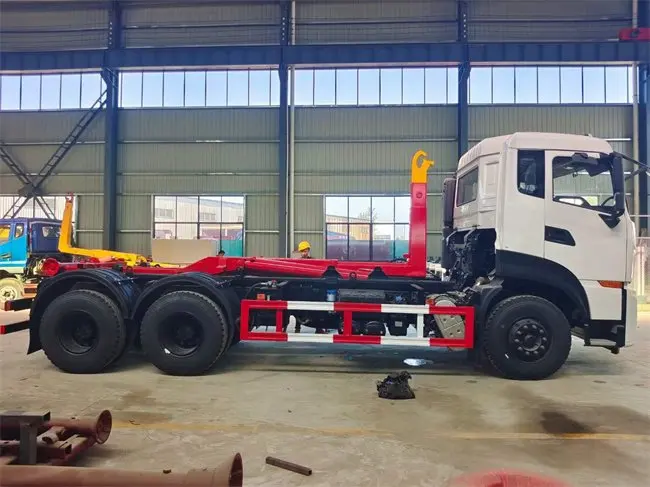 Dongfeng 6X4 Sanitation Garbage Truck New Hook Lift Special Transportation Vehicle