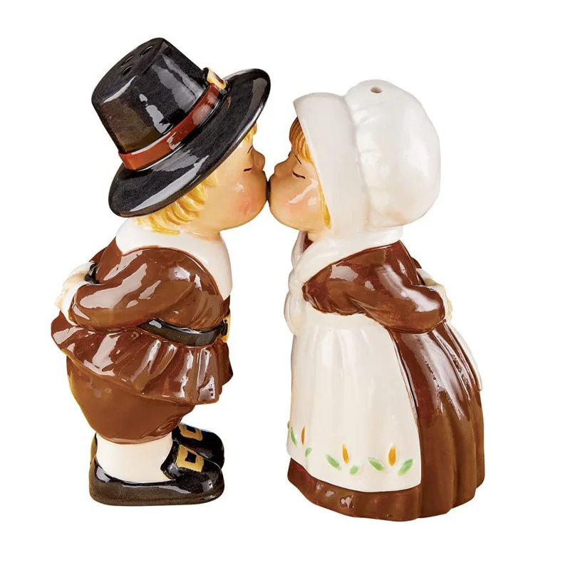 Darling Kissing Pilgrims Salt & Pepper Shaker, Thanksgiving Table Accents