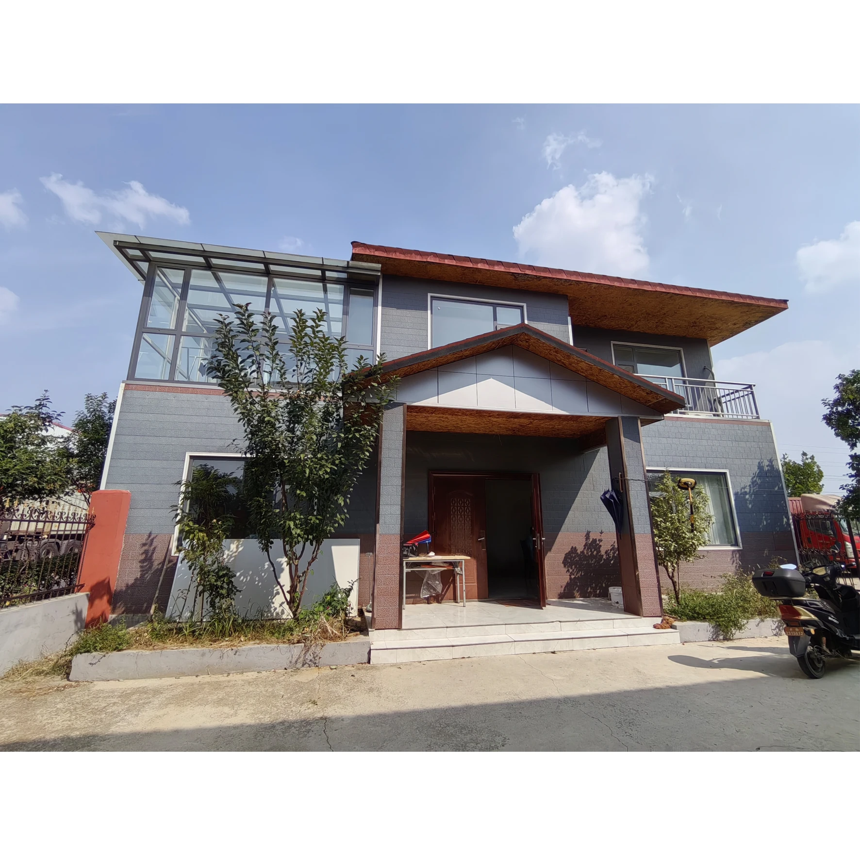 Ready made luxury prefabricated houses light steel customized villas low-cost light steel structure houses for office use