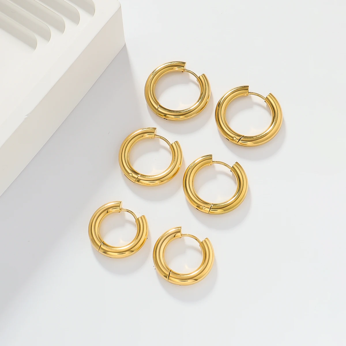 Tarnish Free Fashion 18K Gold Plated Stainless Steel Thick Huggies Hoop Earrings Women Statement Geometric Stud Earring Jewelry