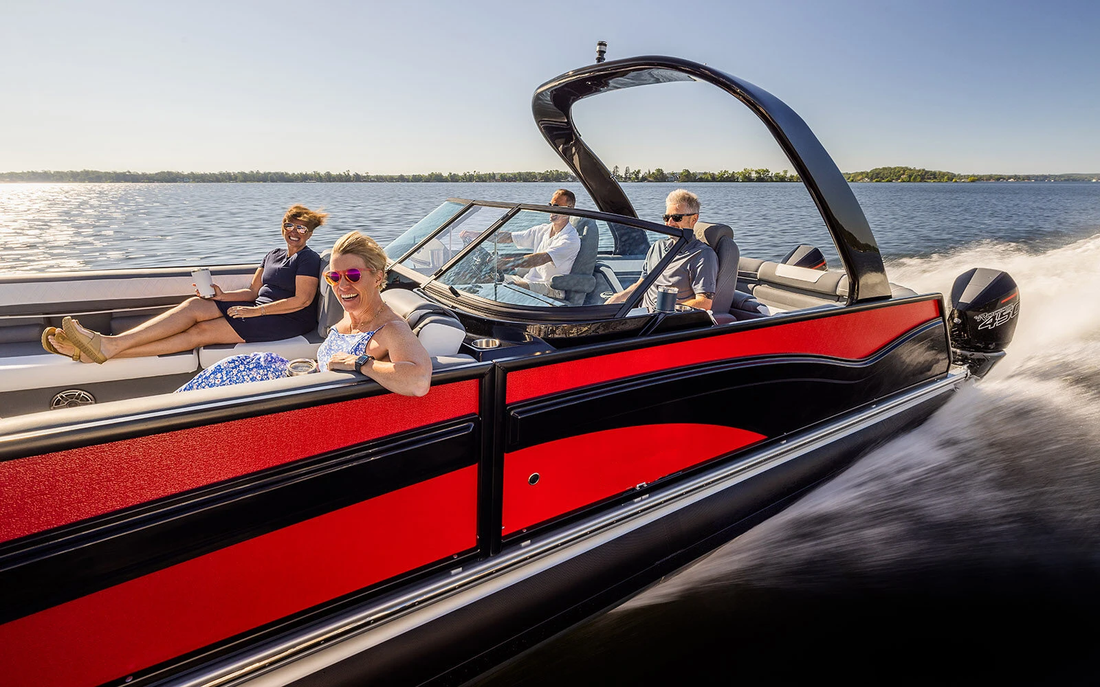 Customizable 27FT Luxury Pontoon Party Boat with High-Quality Fiberglass for Water Recreation and water sports