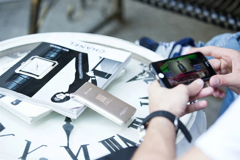 Glocalme 4G Roaming Free Pocket Wifi Hotspot Portable Wireless Router with Micro SIM Card Slot