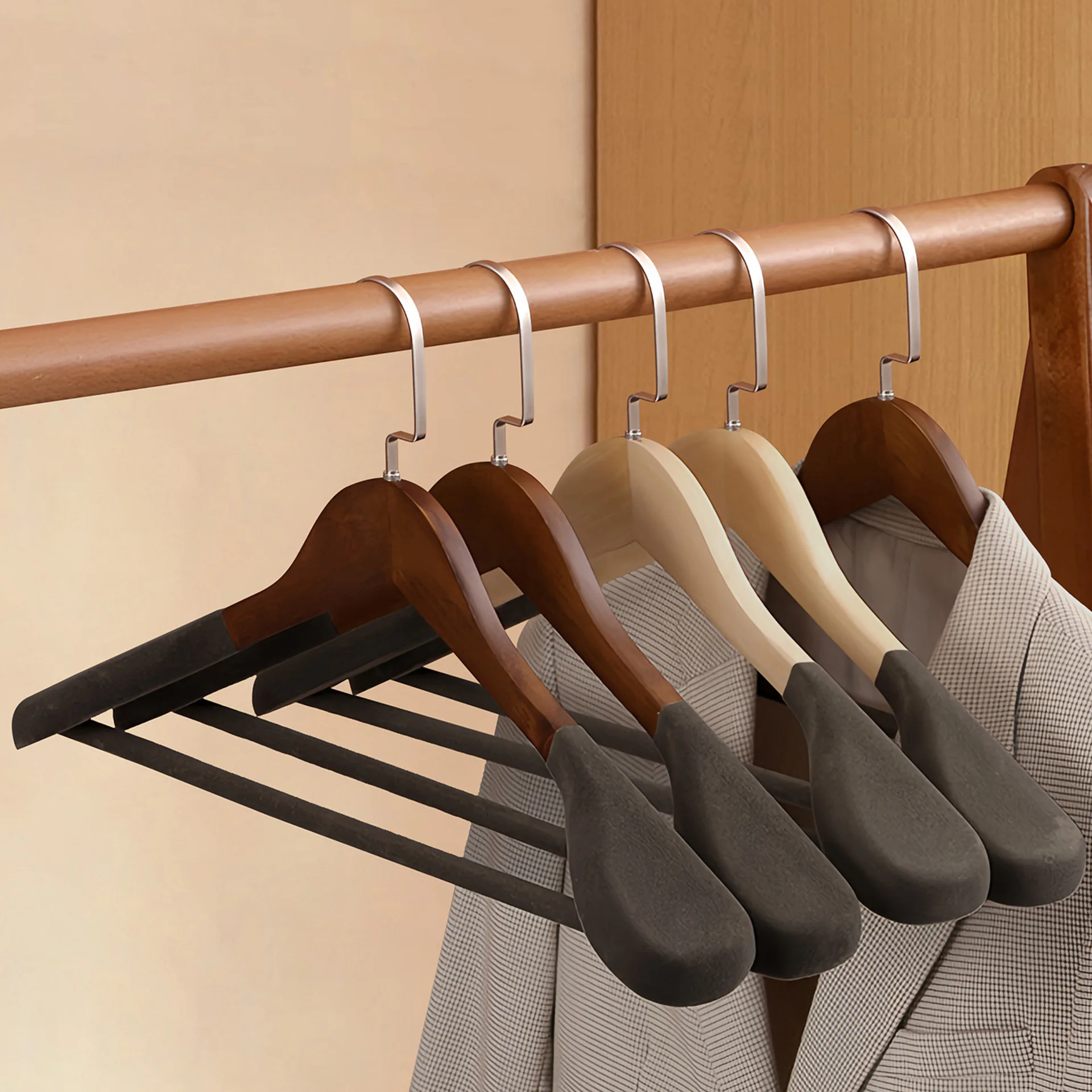 Wholesale High-Grade Coat Suit Solid Wood Hanger With Seamless Wide Shoulder Support Single Tier Metal Hanger With Flocking Hook