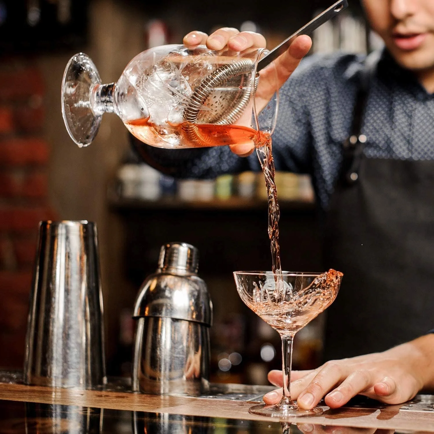 Creation Factory Direct 700ml Silver Metal Bar Tools Bartender Kit Stainless Steel Cocktail Shaker Set With Bamboo Stand