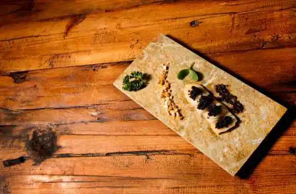 Черная типичная Икра из лапа в Германии слегка соленый и пряный вкус текстура твердых морепродуктов рыба-корешок для продажи