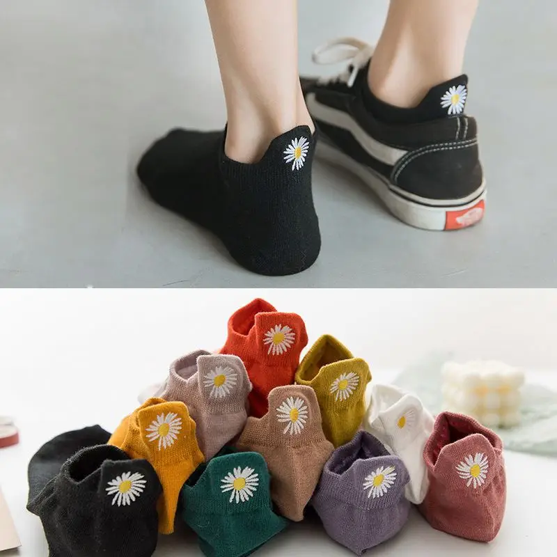 Daisy Flower ankle women embroidery socks