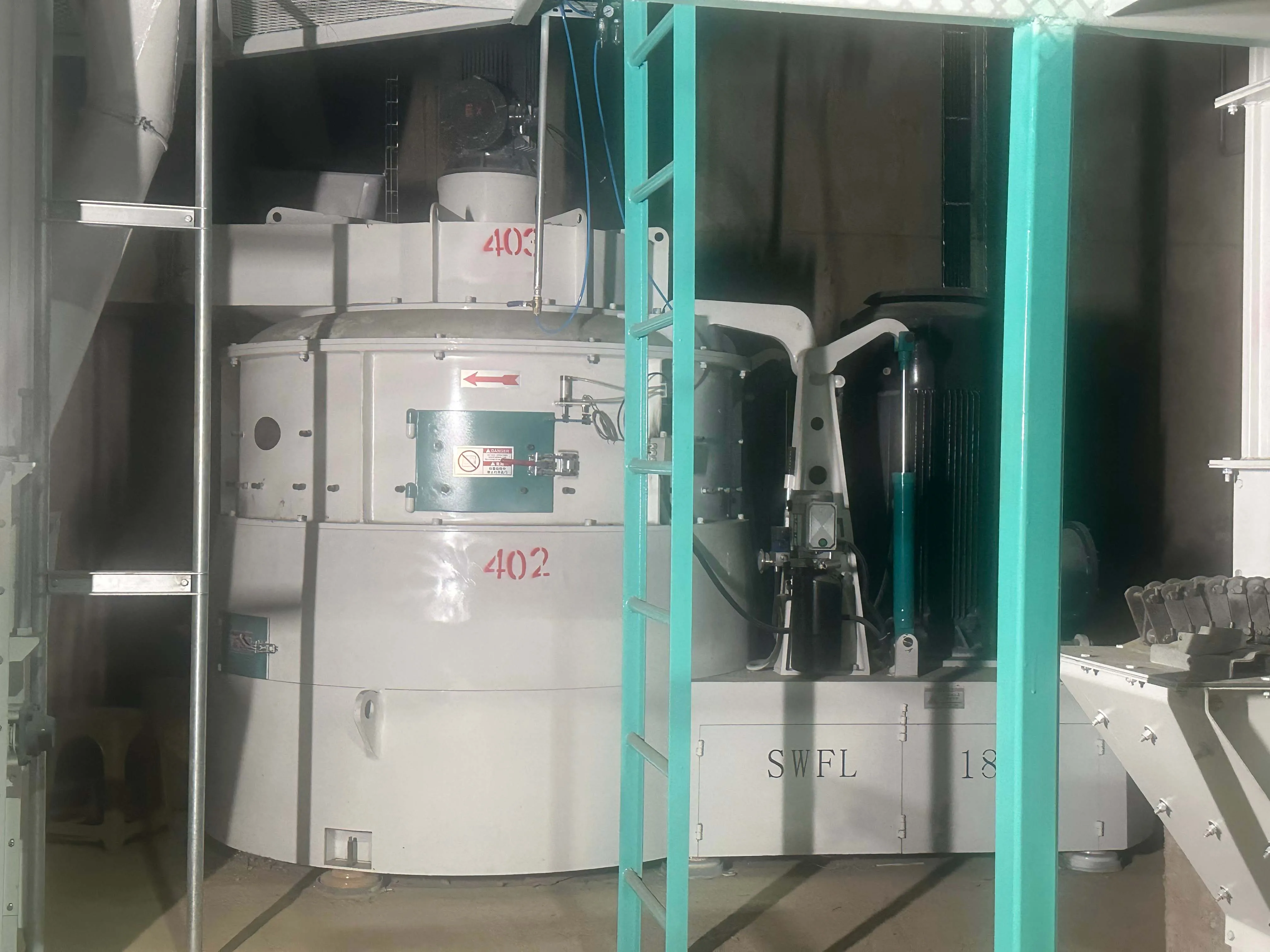 YUDA High Production Vertical Pulverizer Feed Pellet Grinding Machine for Pellet Making