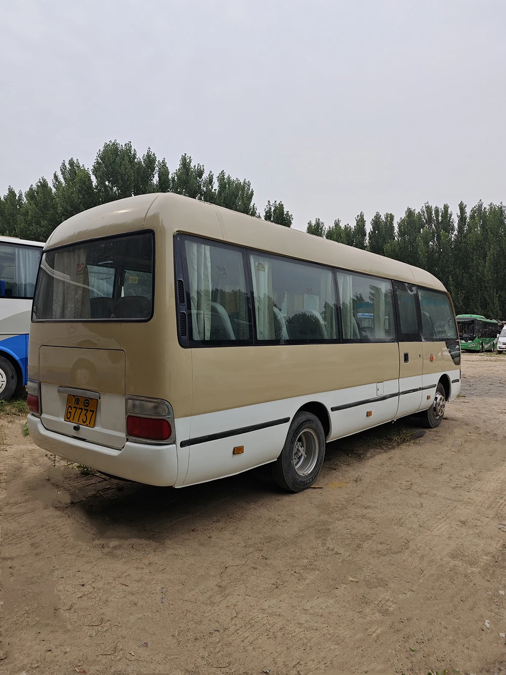 Высококачественный роскошный 22-местный автобус Kinglong общественный пассажирский 4-литровый Национальный с 4 выбросами для продажи