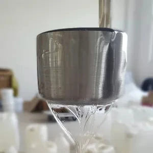 Methyl cationic emulsion used for finishing of chemical fiber and its fabric