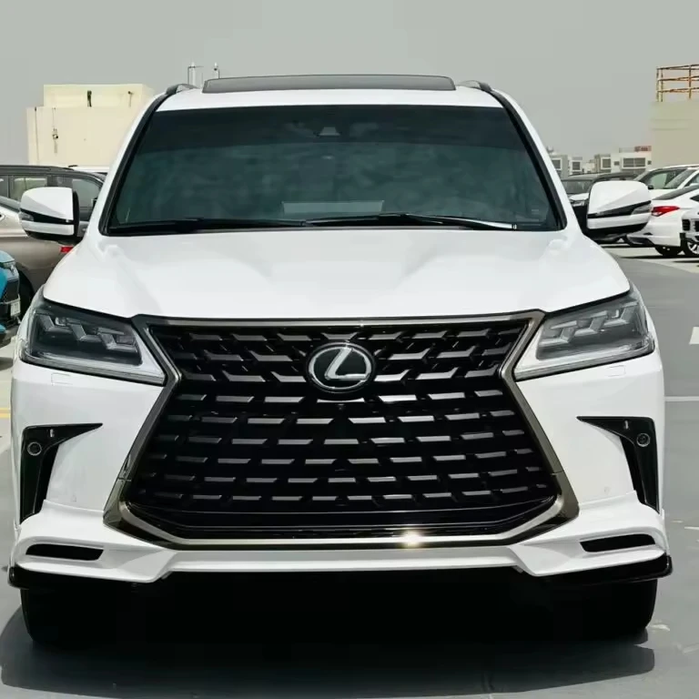 Довольно Чистые Подержанные Lexuss Lx 570 белые 11-2021 черные автомобили и готовы к работе