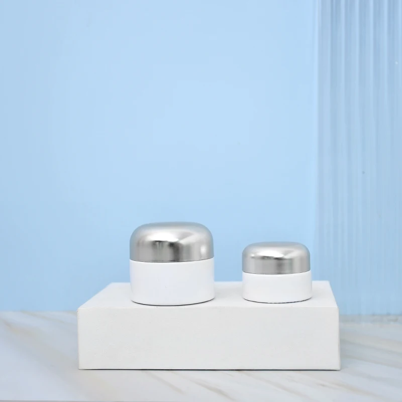 Custom color 3g 5g Small Sample Plastic Pots Container Fancy Nail Salon Gel Bottle Glass Jar With Silver Lid
