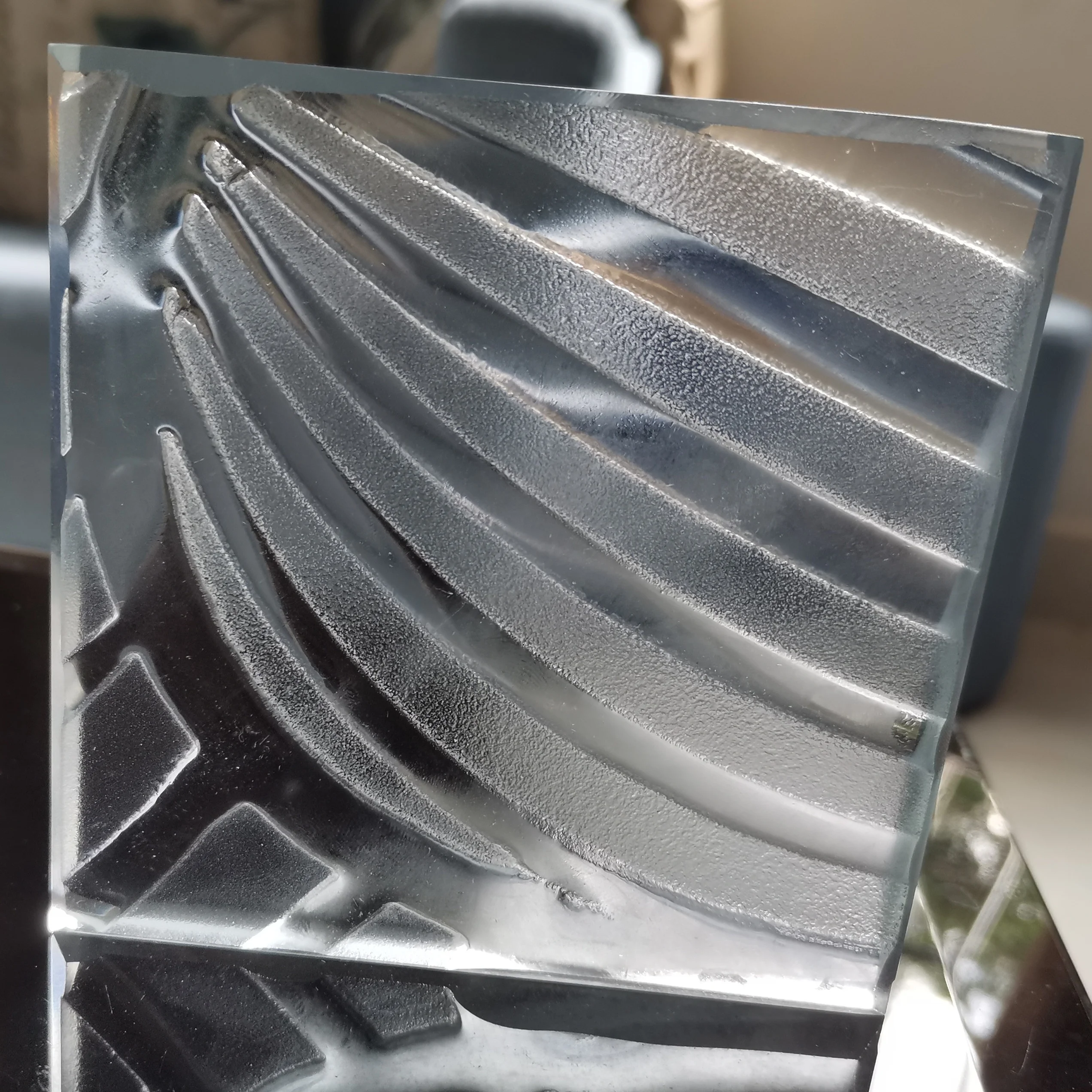 Factory Sale Decorative Building Glass Home Ultra Clear Decorative Tempered Patterned Fused Glass