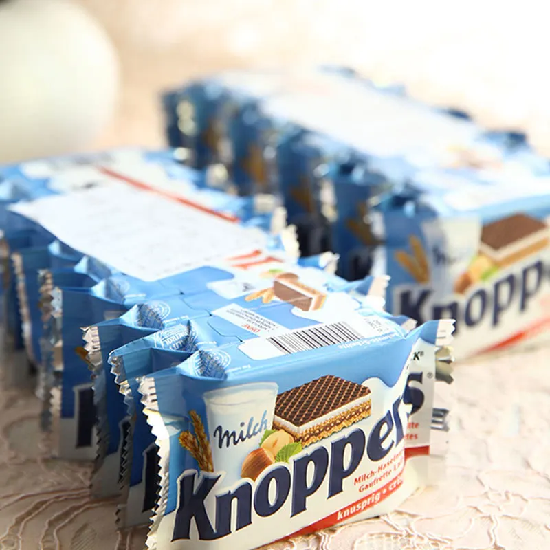 Wholesale high quality delicious milk hazelnut chocolate crispy wafer biscuits
