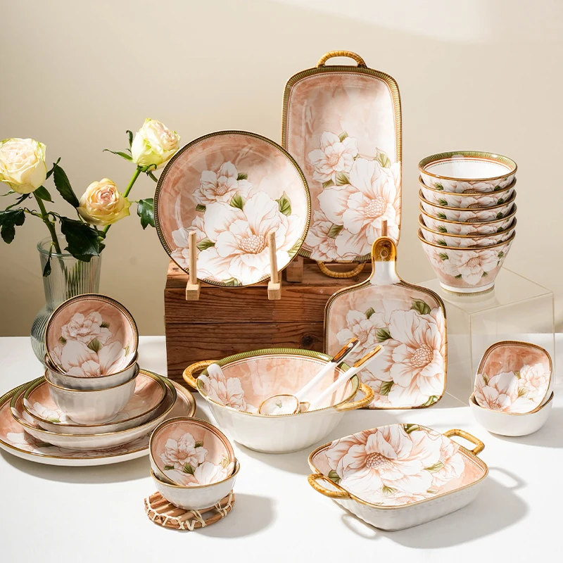 China wholesale royal fancy flower pattern luxury hotel restaurants tableware ceramic porcelain plates sets dinnerware