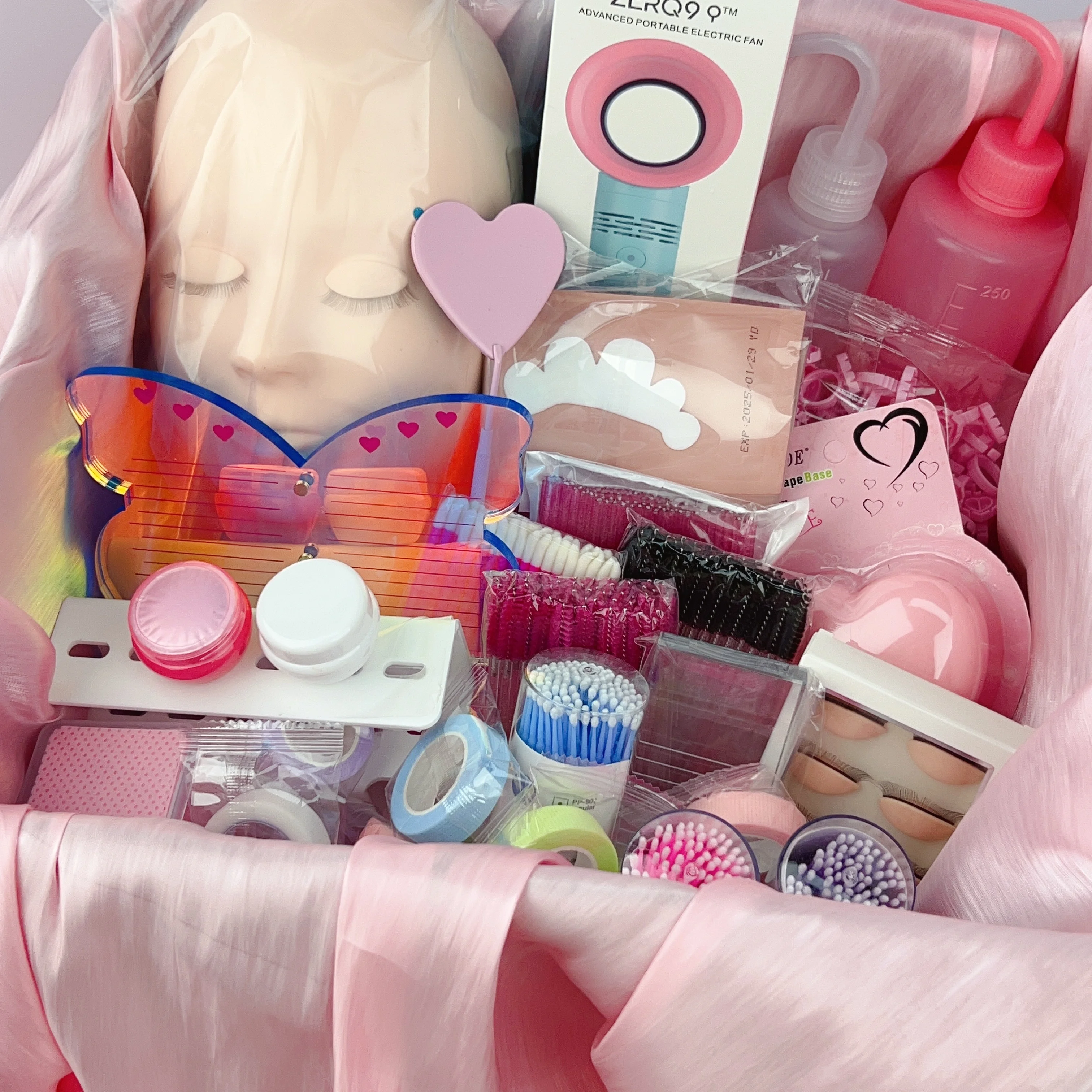 Wholesale eyelash extension training kit Mannequin Head factory lowest price eyelash supplies kit private label