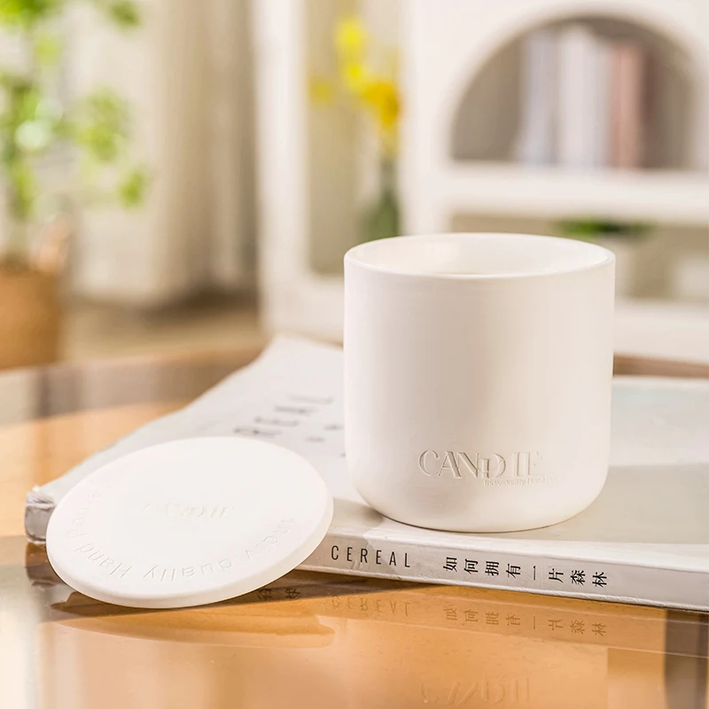 NEWIND Custom High Quality Heart-Shaped Organic Soy Wax Scented Candles Glass Jar Wholesale Religious Occasions Air Freshening