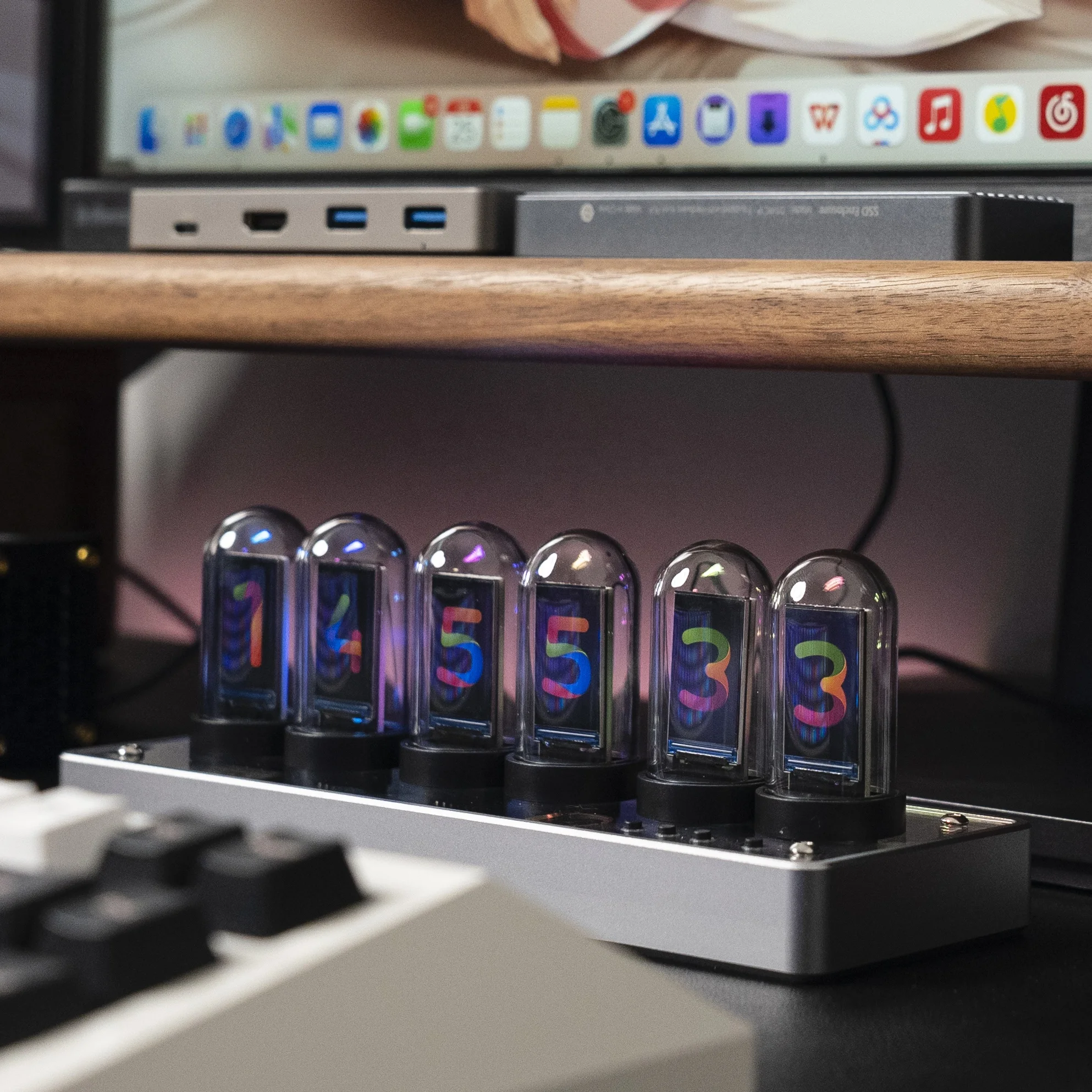 Новинка 2022 г. стильные креативные цветные настольные часы с USB и цветным IPS экраном цифровой будильник