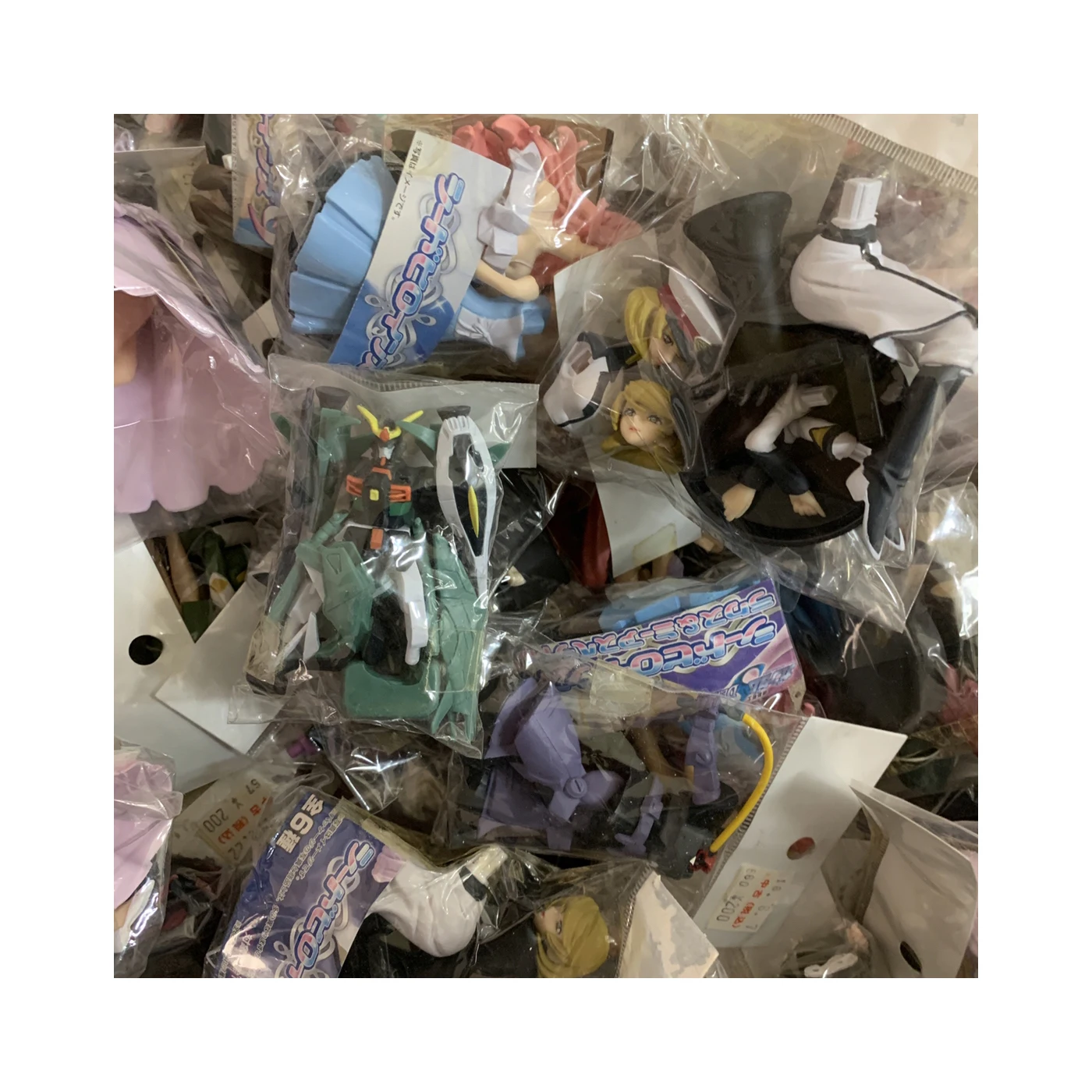 Wholesale anime goods capsule candy toy figure kids used soft toys