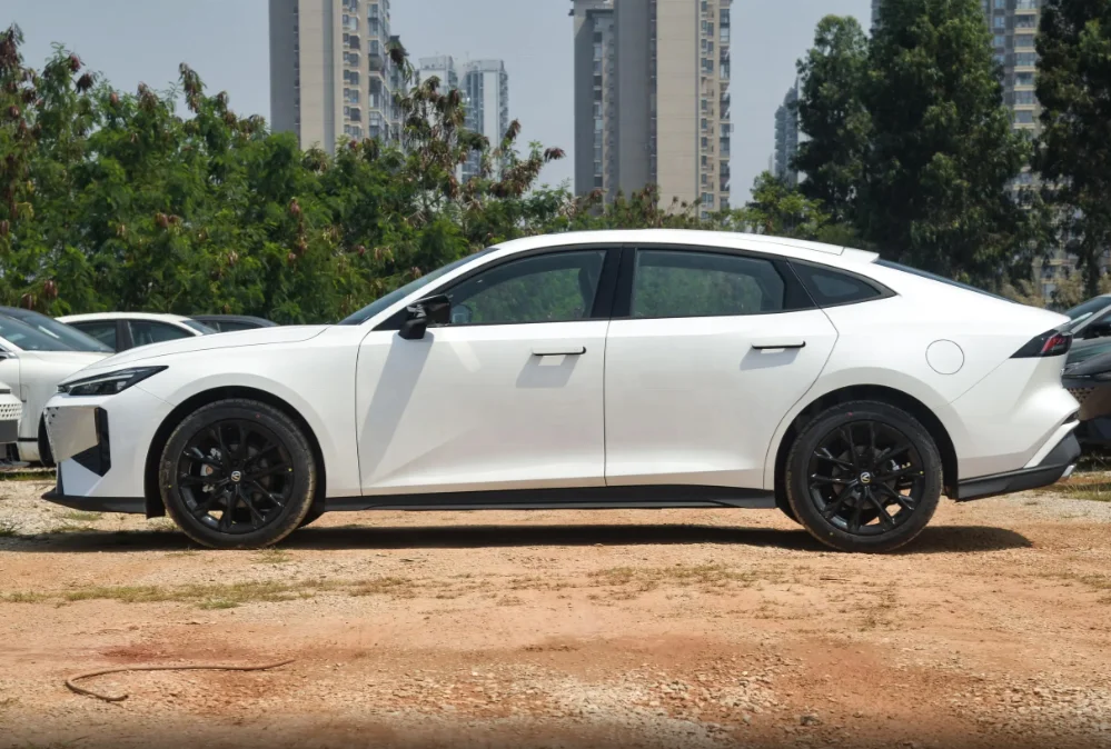 Бестселлер роскошный модный спортивный дизайн новый Changan UNI-V 2024 1 5 T роскошная серия