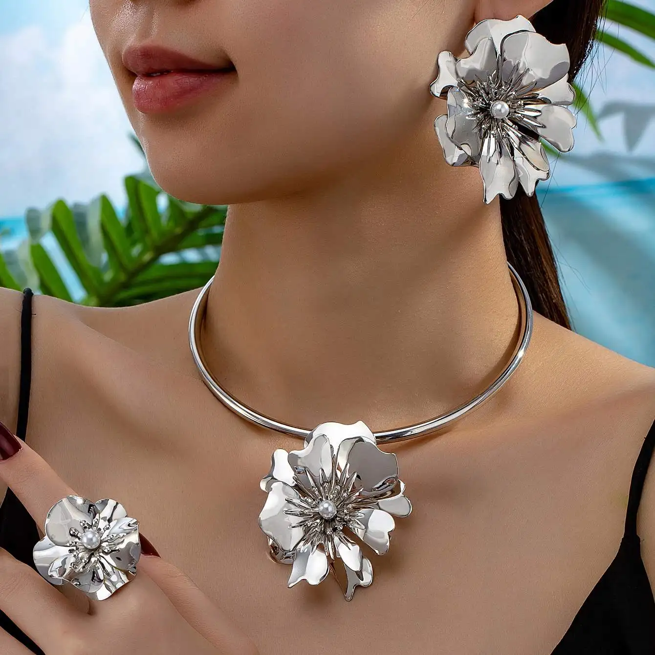 2024 Fashion Jewelry Wholesale Bohemian silver flower inlaid with pearls collar necklace fashion collar flower necklace set