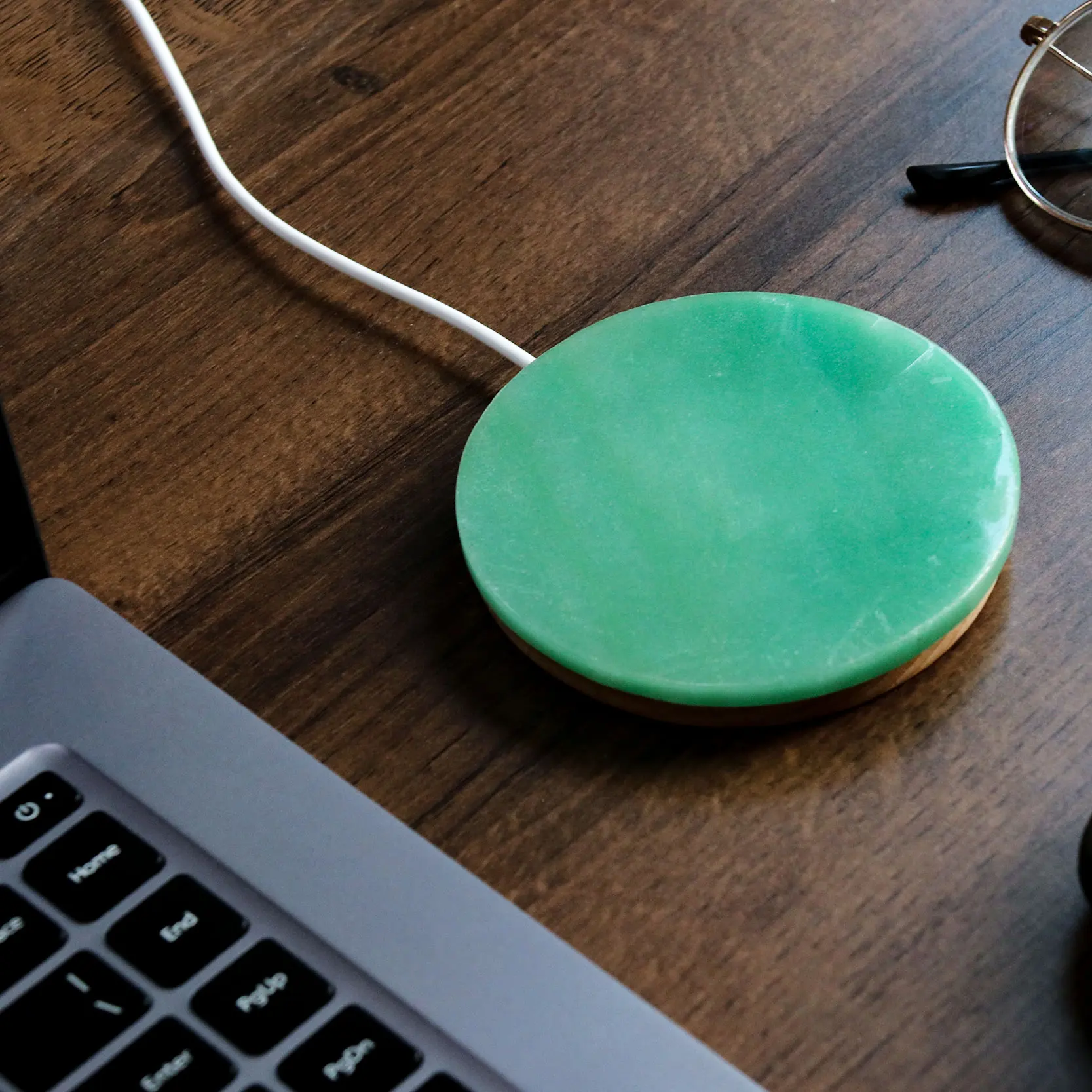 New Design Factory Supplier Round Shape Bamboo Crystal Wireless charger for