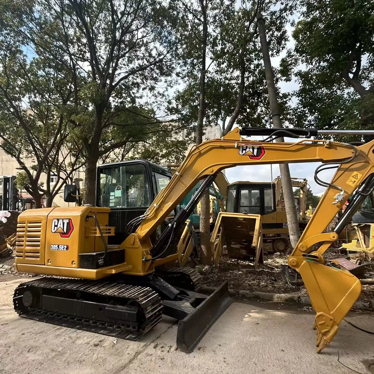 Hot sell Original Caterpillar CAT305.5E2 used excavator in uae backhoe crawler excavator cat320dl cat320d2