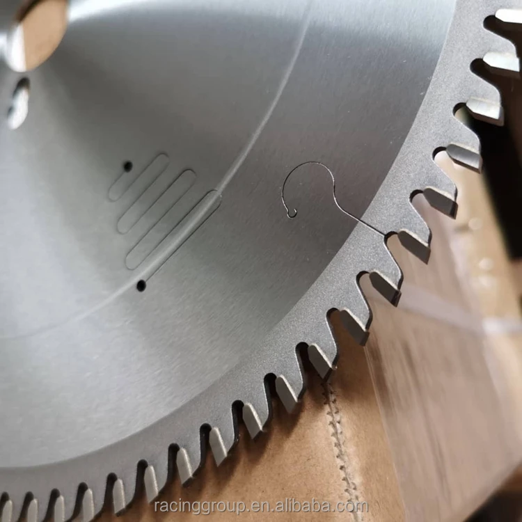 Plating Tungsten Carbide saw blade cutting wood
