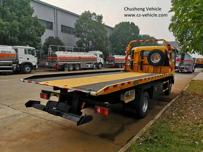 Japanese brand towing truck 5 tons rescue wrecker truck for towing cars