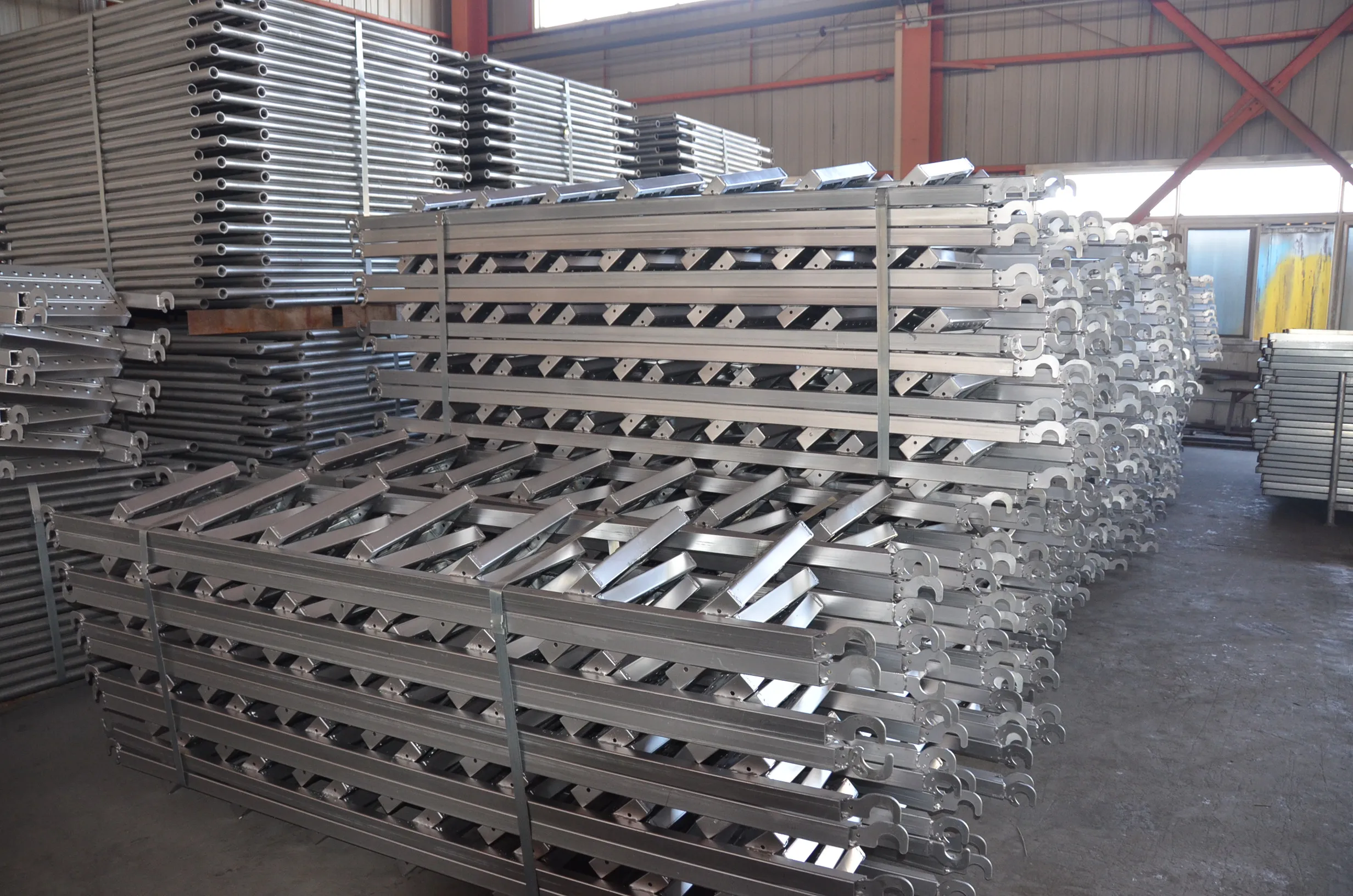 Q195 590mm 610mm Factory Price Pre Galvanized Scaffolding Step Ladder Scaffold Staircase With Hook