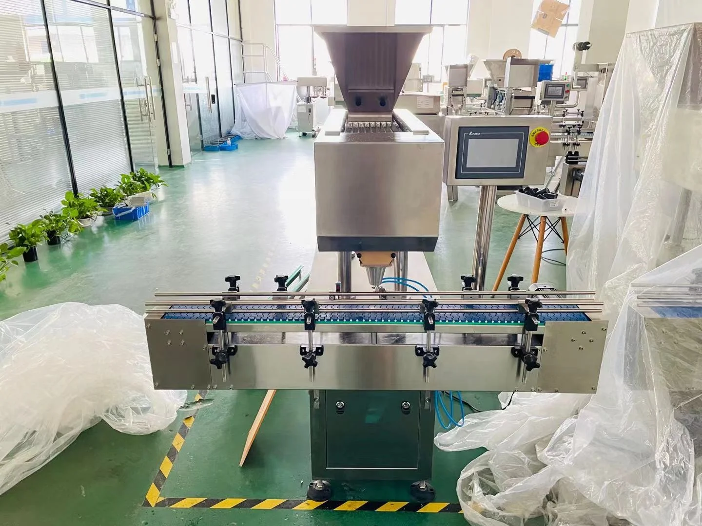 Factory direct sale Automatic Bean Milk Chips Chewing Gum  Gummy Bear  Chocolate beans Counter Candy Counting Machine