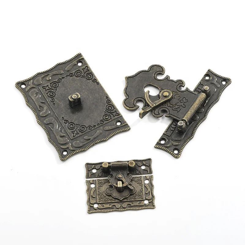 Exquisite Chinese Antique Packaging Box: Zinc Alloy Retro Box Buckle Set for Gift, Wine, and Luggage Accessories