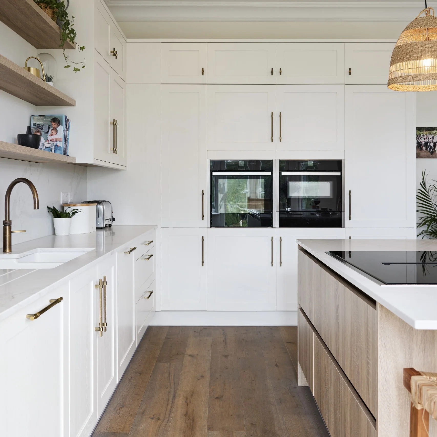 European Classic Wooden Cabinet L Shape Flat Door Panel Practical Kitchen Wood Grain Melamine&HPL&Solid Wood