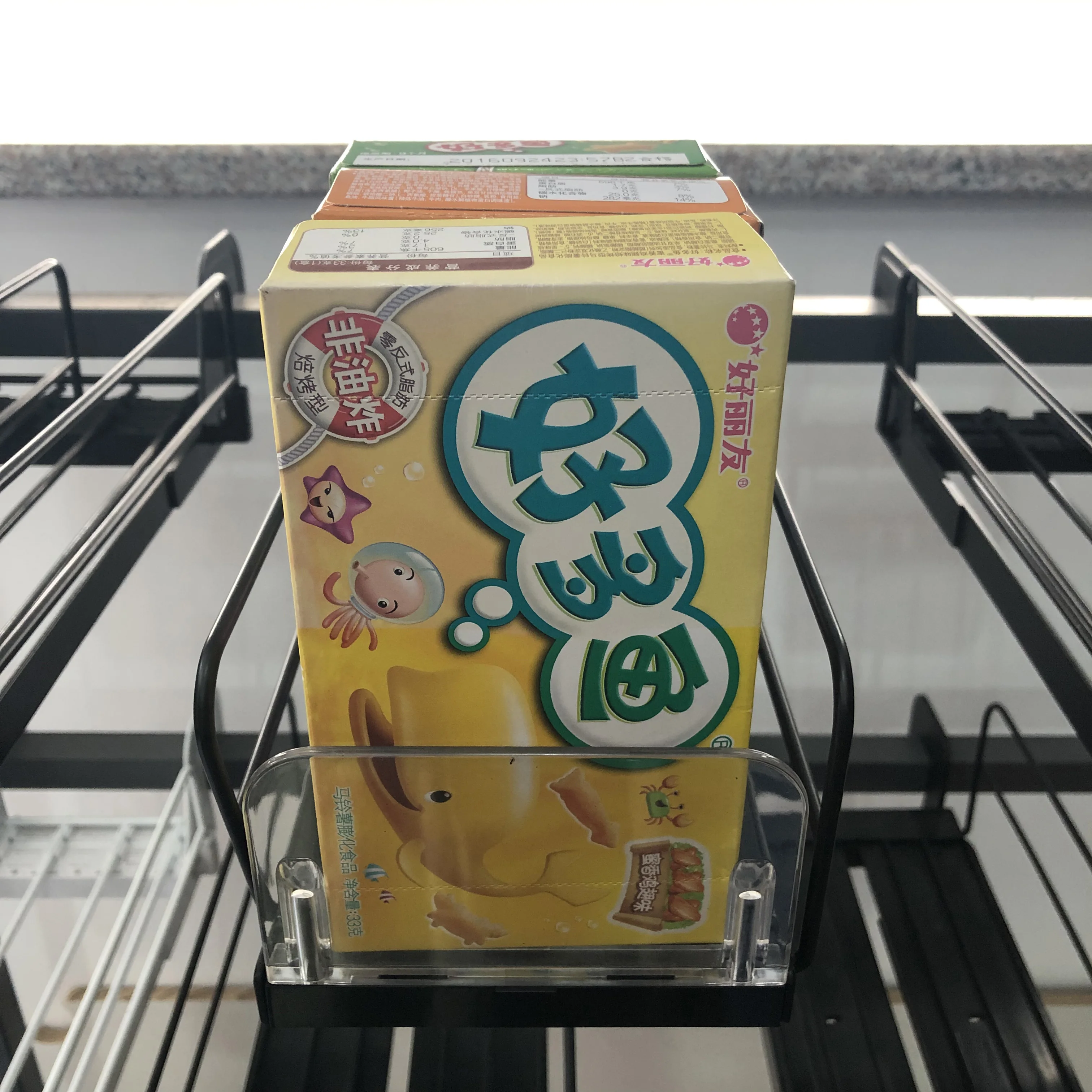 Supermarket  Bottle Drink Metal Spring Loaded Shelf Pusher Roller System for Display