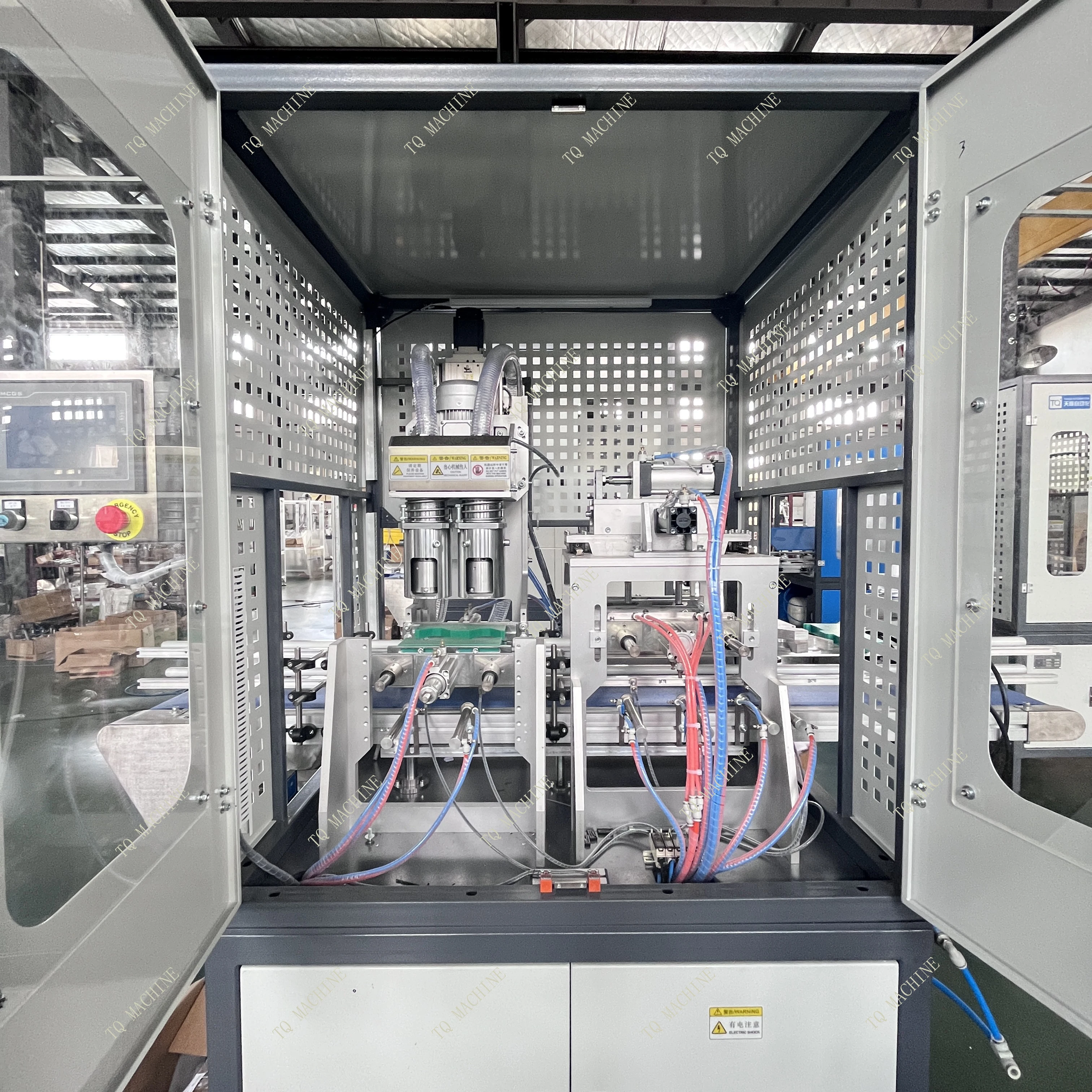 Automatic plastic bottle neck cutting and trimming machine