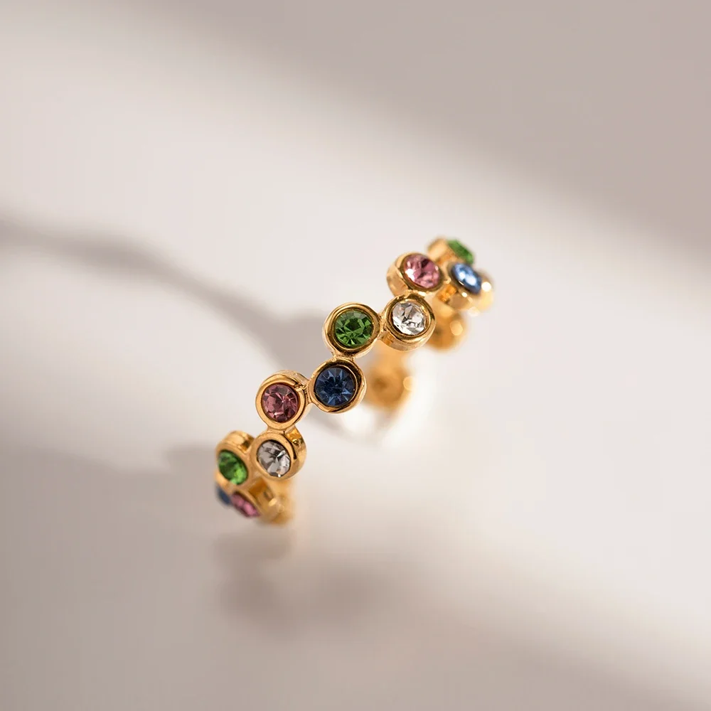 New Trendy 18K Gold Plated Stainless Steel Rings for Unisex Fashionable Cubic Zirconia Engagement Party Jewelry Gift for Women