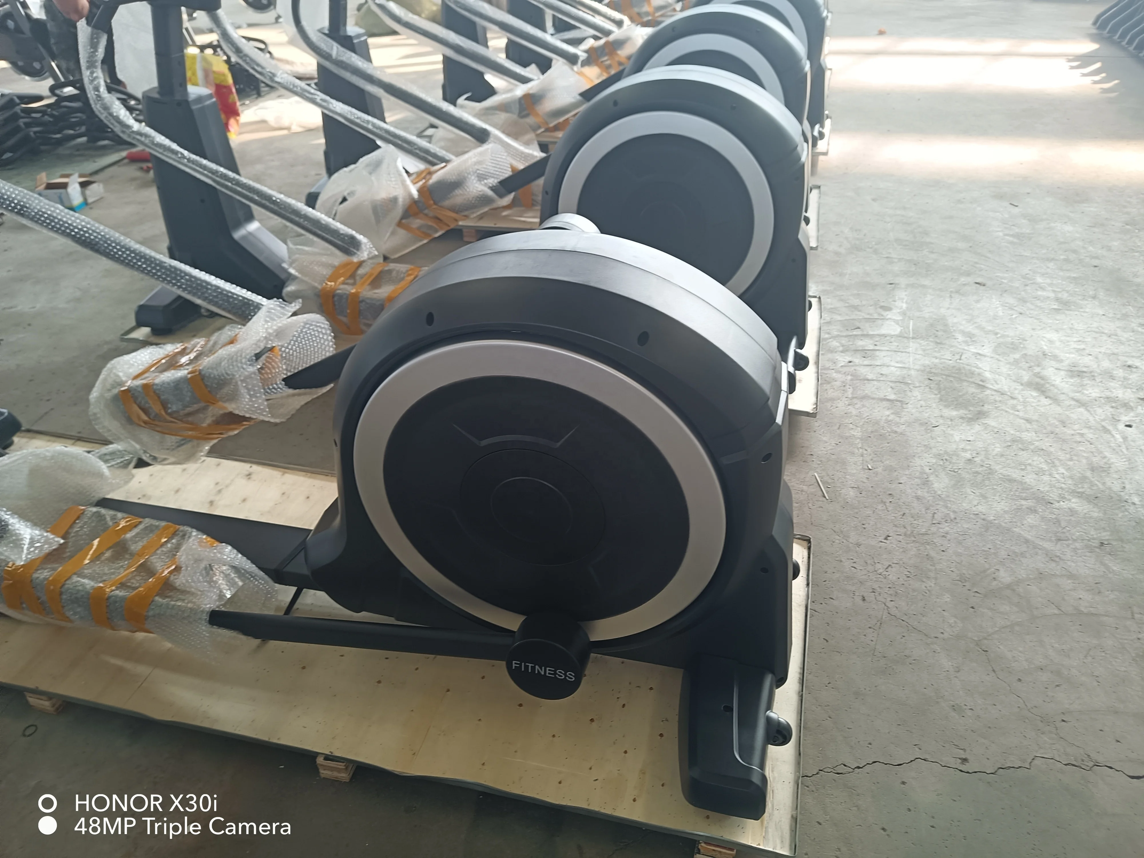 Commercial gym equipment Magnetic elliptical trainer cross trainer