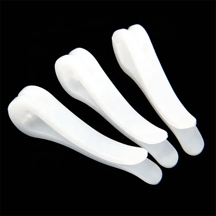 Wholesale Custom Logo Toothless White Plastic Shirt Packaging Clips for Shirts