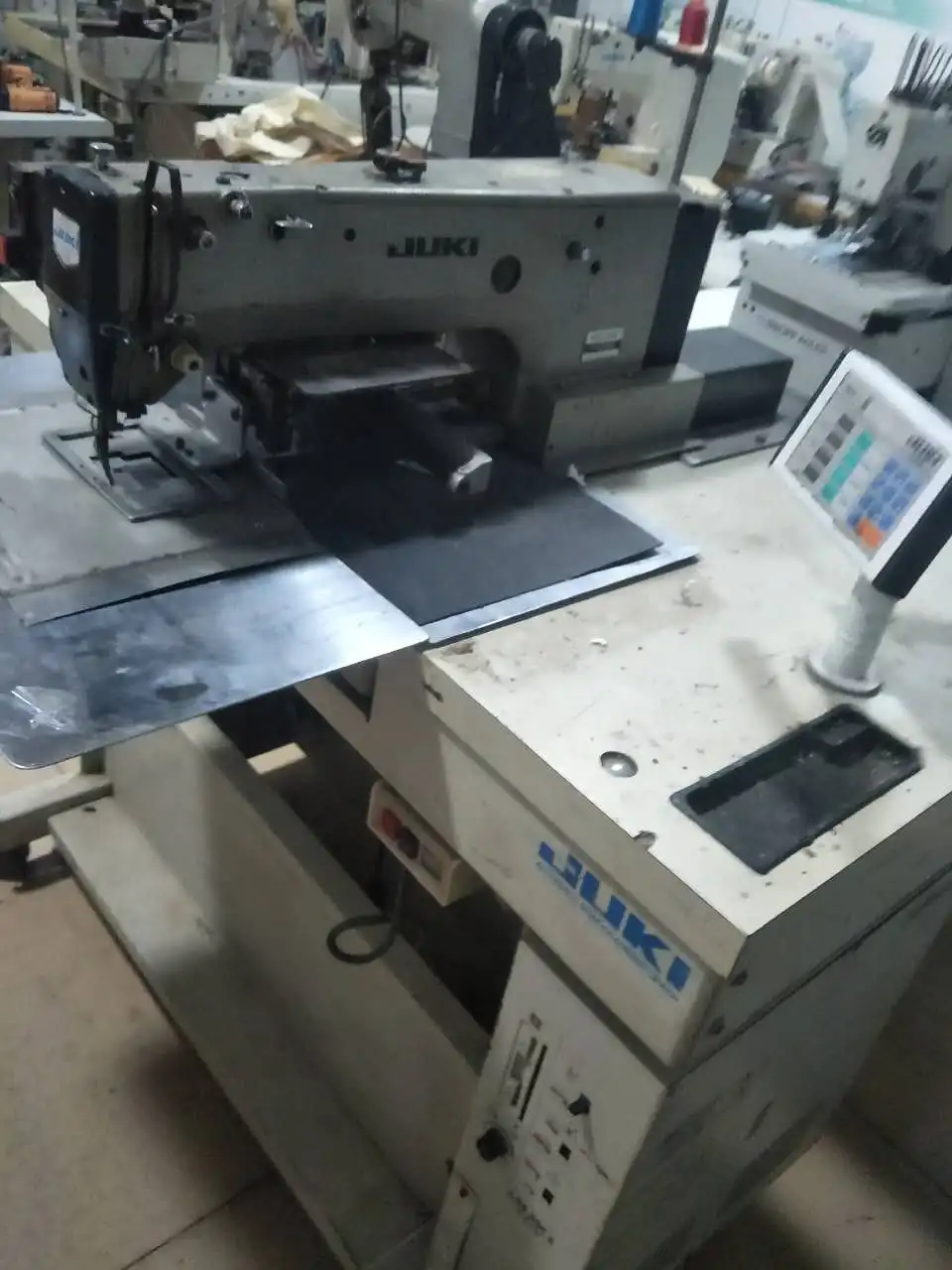 JAPAN IMPORTED JUKI 210D COMPUTER Trick sewing Machine good condition